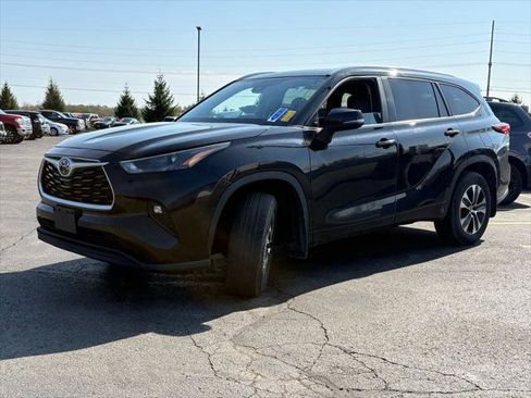 Certified 2023 Toyota Highlander XLE AWD/4WD image 4