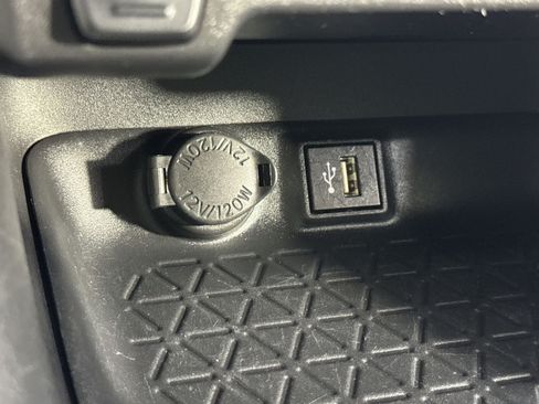 Used 2024 Toyota RAV4 LE AWD/4WD image 40