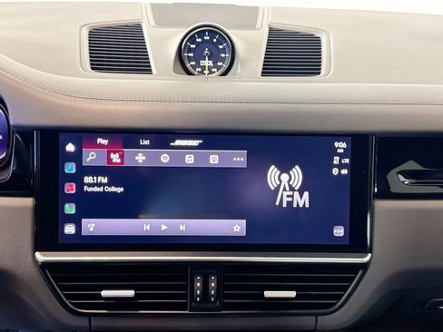 Used 2022 Porsche Cayenne E-Hybrid image 16