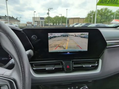 Used 2025 Chevrolet TrailBlazer LT FWD image 25