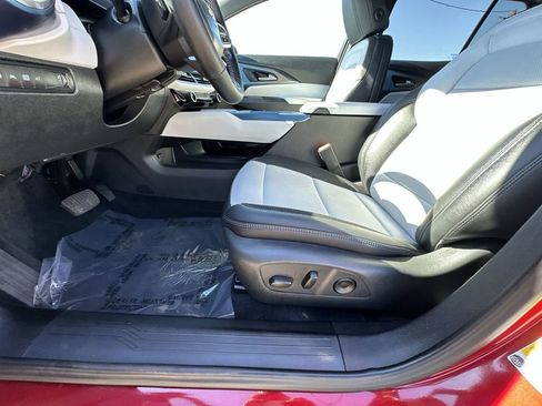 Used 2025 Chevrolet Equinox EV LT w/ Convenience Package II image 20