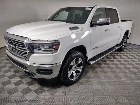 Used 2023 RAM 1500 Laramie AWD/4WD image 3