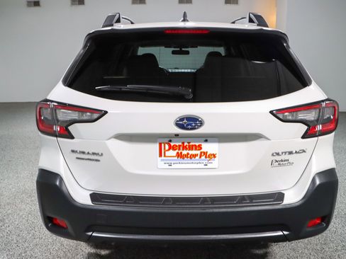 Used 2023 Subaru Outback Premium AWD/4WD image 8