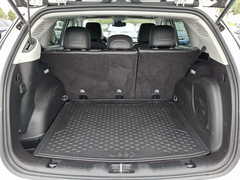 Used 2022 Jeep Compass Latitude w/ Sun and Sound Group AWD/4WD image 27