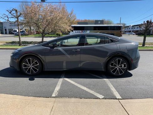 Used 2023 Toyota Prius Limited w/ Limited Premium Package FWD image 6