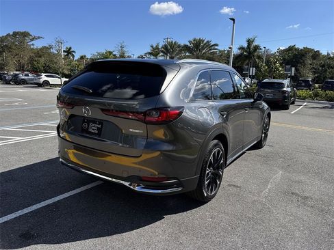 Used 2024 MAZDA CX-90 Plug-In Hybrid w/ Premium Pkg image 4