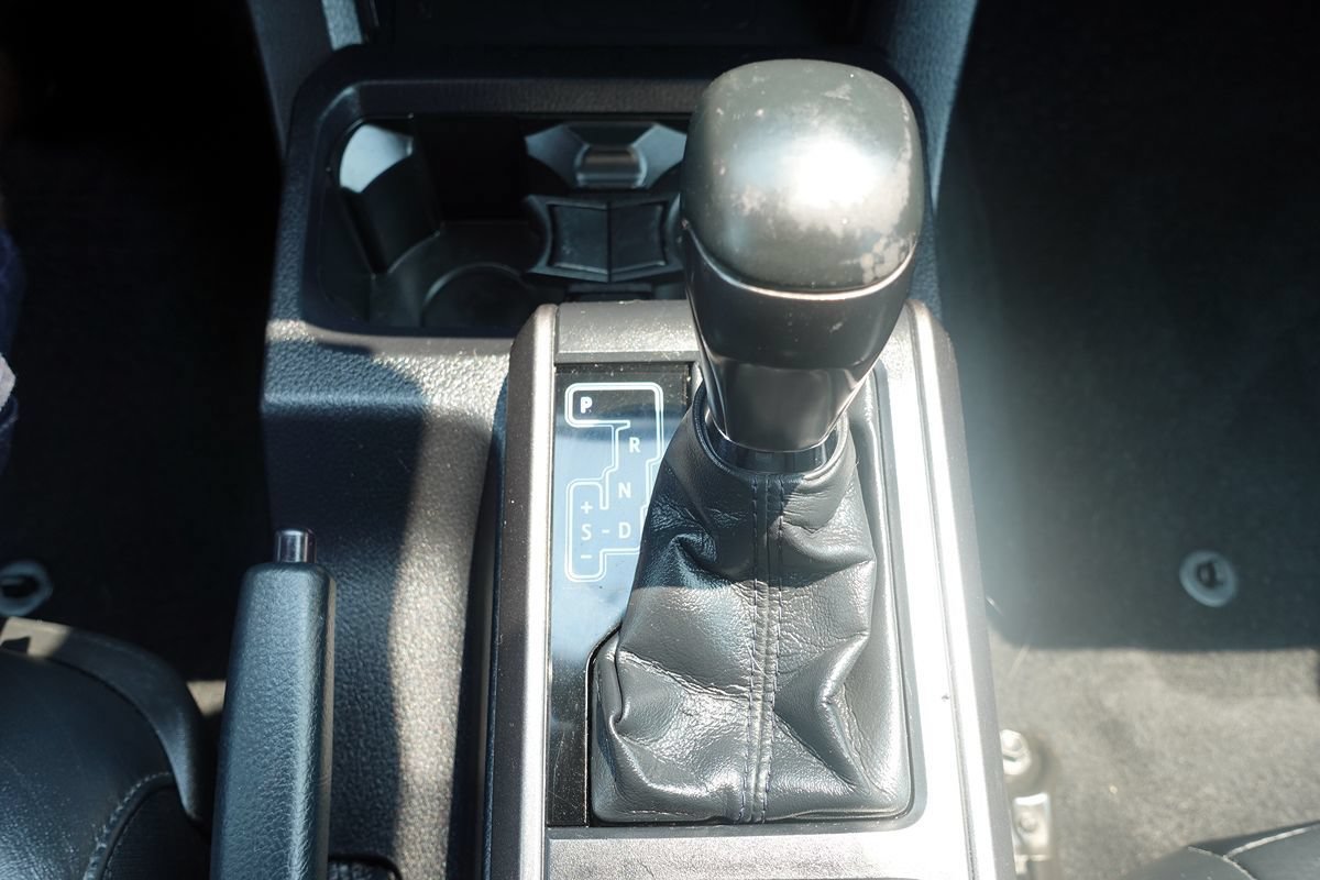 Used 2020 Toyota Tacoma TRD Off-Road AWD/4WD image 52