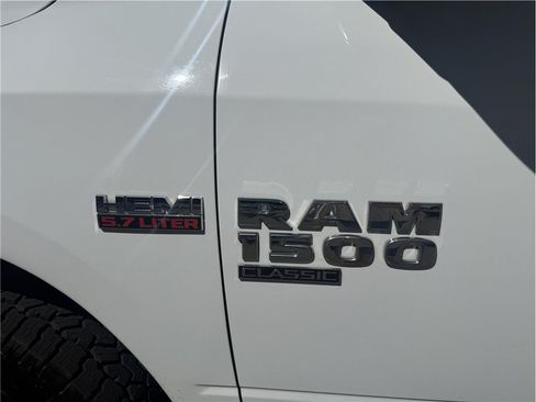 Used 2020 RAM 1500 Classic SLT w/ Luxury Group AWD/4WD image 10