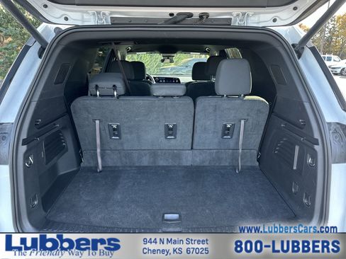 Used 2025 Chevrolet Traverse LT image 22