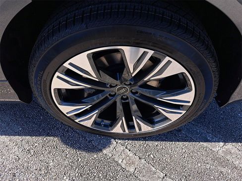 New 2026 Audi Q8 Premium Plus image 30