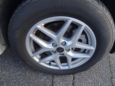 Used 2024 Ford Edge SEL image 8