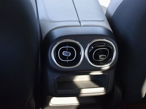 Used 2023 Mercedes-Benz GLC 300 4MATIC image 21