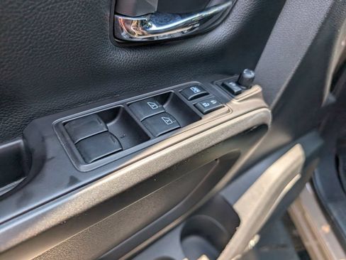 Used 2021 Nissan Titan PRO-4X w/ Pro-4x Convenience Package AWD/4WD image 10