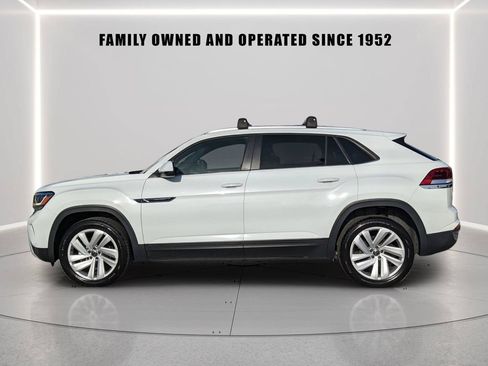 Certified 2023 Volkswagen Atlas Cross Sport SE w/ Panoramic Sunroof Package FWD image 3