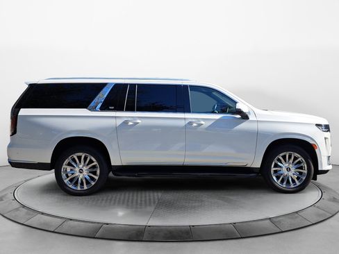Used 2022 Cadillac Escalade ESV Premium Luxury AWD/4WD image 7