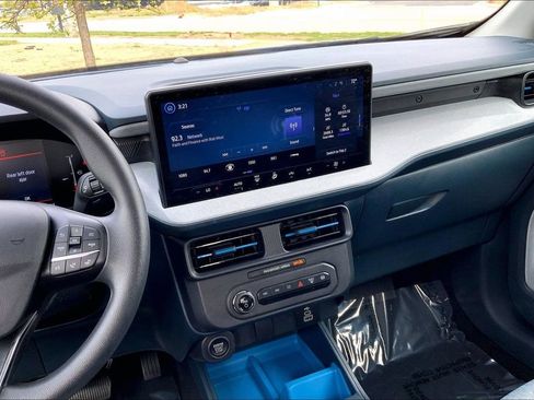 Used 2025 Ford Maverick XLT FWD image 6