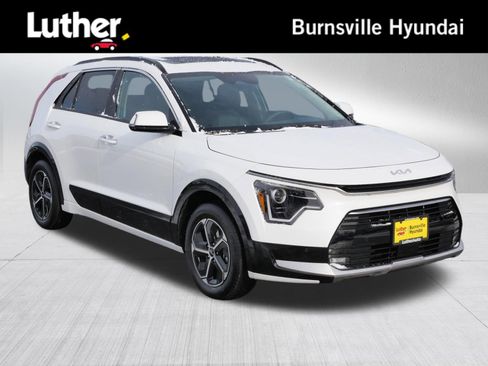 Used 2025 Kia Niro SX image 1