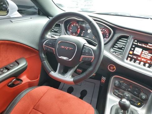 Used 2015 Dodge Challenger SRT Hellcat RWD image 17