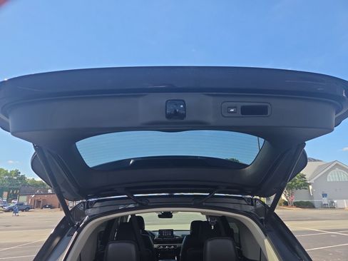 Certified 2024 Honda Pilot Touring image 14