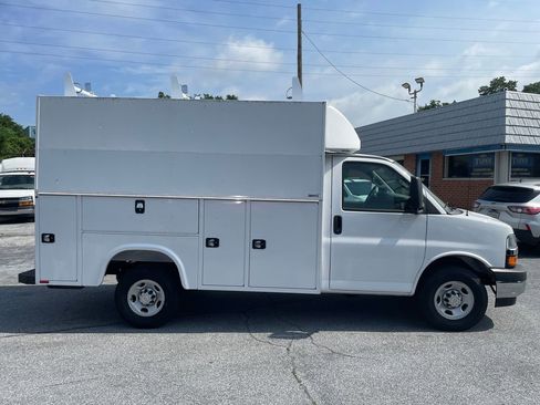 New 2024 Chevrolet Express 3500 w/ Power Convenience Package image 6