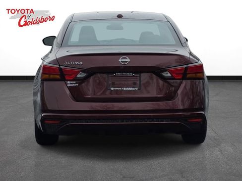 Used 2025 Nissan Altima 2.5 SV image 6