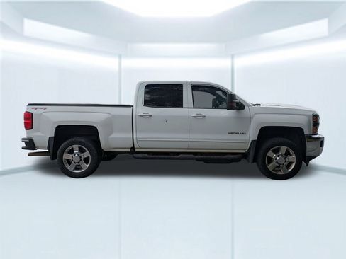 Used 2017 Chevrolet Silverado 2500 LT w/ LT Convenience Package image 7
