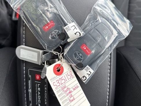 Used 2025 Toyota Corolla SE w/ SE Package image 32