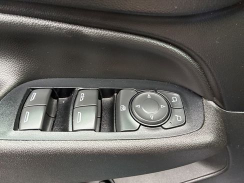 Used 2019 Chevrolet Equinox LT image 25