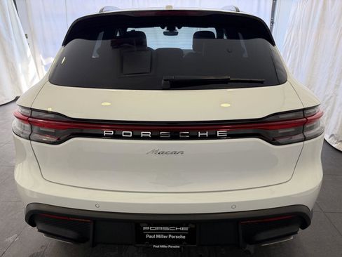 Used 2025 Porsche Macan image 8