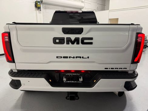 Used 2024 GMC Sierra 3500 Denali Ultimate image 15