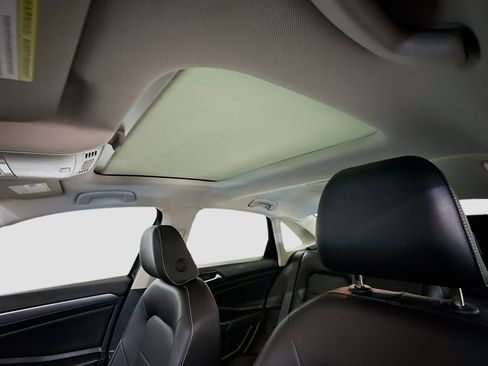 Used 2024 Volkswagen Jetta SE FWD image 26