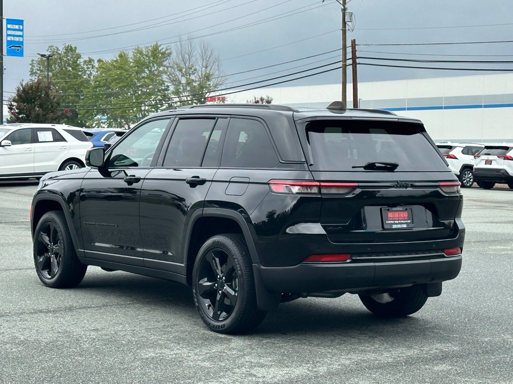 Used 2023 Jeep Grand Cherokee Altitude AWD/4WD image 4