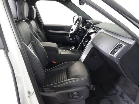 Used 2023 Land Rover Discovery S R-Dynamic image 36