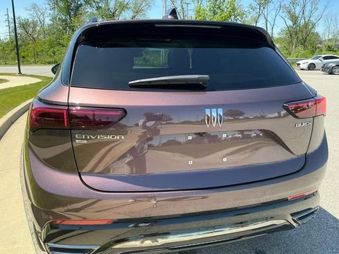Used 2025 Buick Envision Sport Touring AWD/4WD image 11