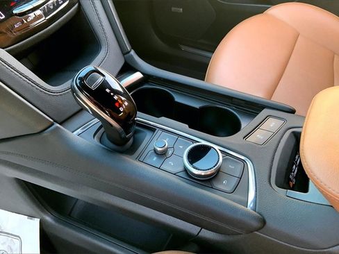 Certified 2024 Cadillac XT5 Premium Luxury image 16