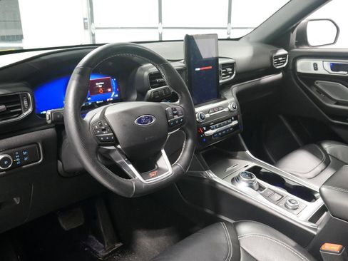 Used 2020 Ford Explorer ST w/ ST Street Pack image 9