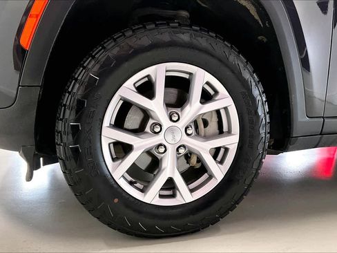 Used 2022 Jeep Grand Cherokee Limited image 7