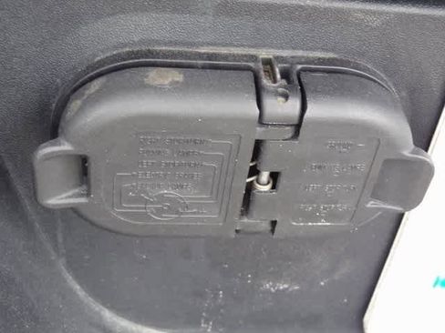 Used 2024 Toyota Tacoma SR5 image 9