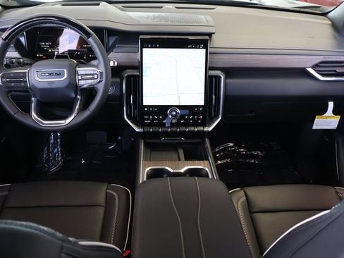 New 2026 GMC Acadia Denali w/ Super Cruise Package FWD image 17