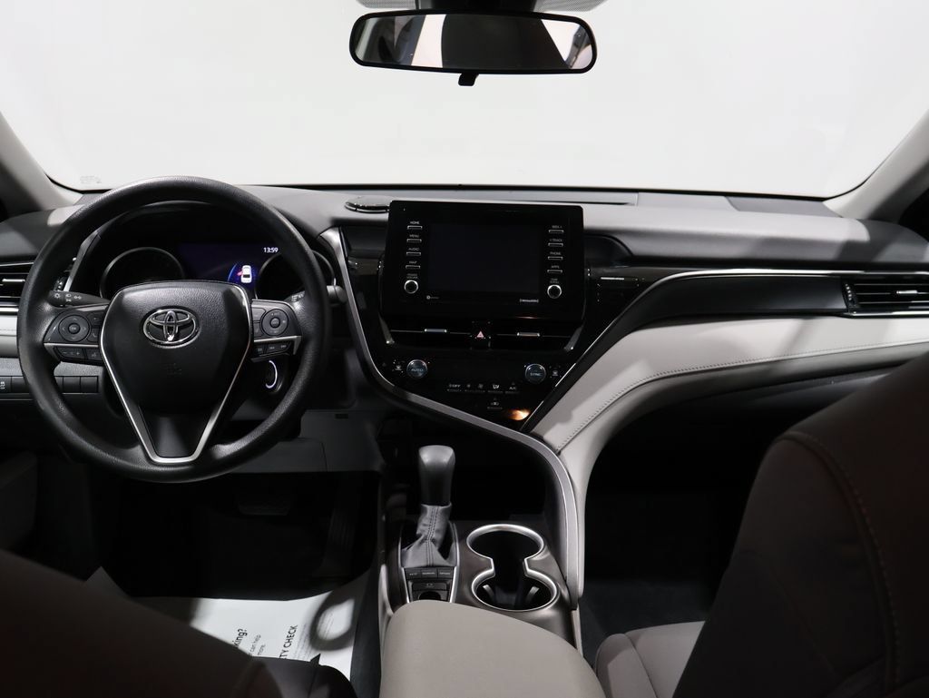 Used 2022 Toyota Camry LE AWD/4WD image 16