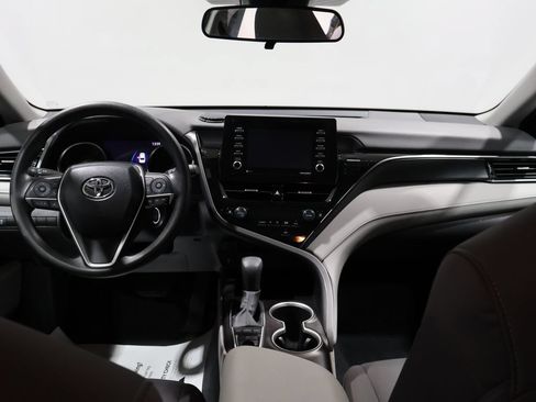 Used 2022 Toyota Camry LE AWD/4WD image 16