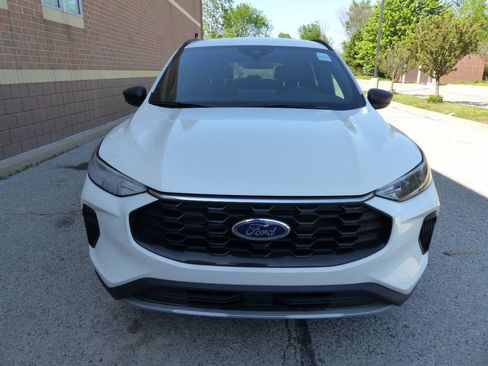 Used 2025 Ford Escape ST-Line w/ Tech Pack #1 AWD/4WD image 13