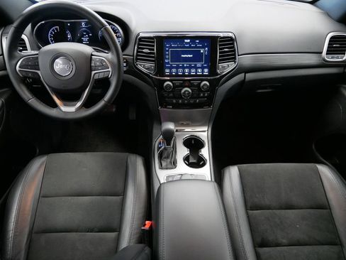 Certified 2022 Jeep Grand Cherokee Laredo X image 17