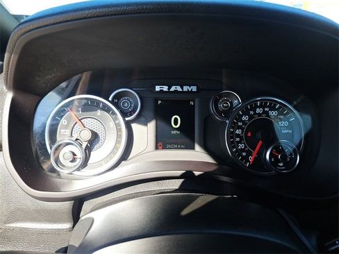 Used 2024 RAM 2500 Tradesman w/ Chrome Appearance Group image 12