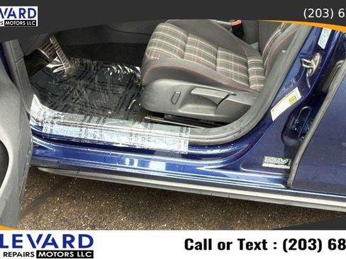 Used 2013 Volkswagen Golf 4-Door FWD image 23