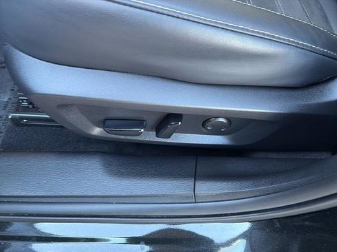 Used 2025 Mitsubishi Outlander SE image 16