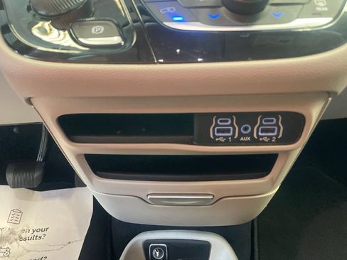Used 2023 Chrysler Voyager LX FWD image 20