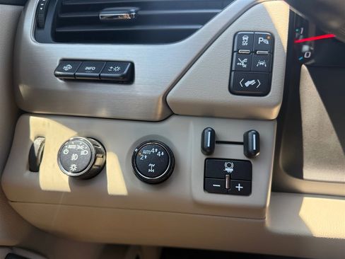 Used 2019 GMC Yukon Denali w/ Denali Ultimate Package AWD/4WD image 22