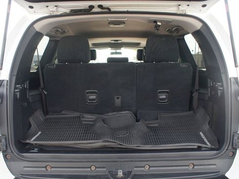 Used 2017 Toyota Sequoia SR5 w/ Sport Appearance Package AWD/4WD image 17