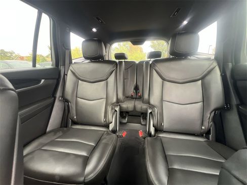 Used 2021 Cadillac XT6 Premium Luxury image 13